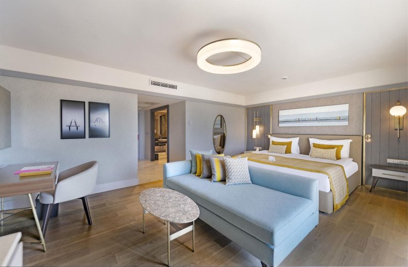 Premium Suite Side Sea