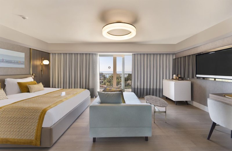 Premium Suite Side Sea