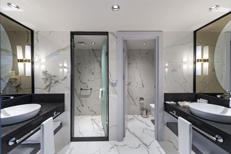 Premium Suite Side Sea