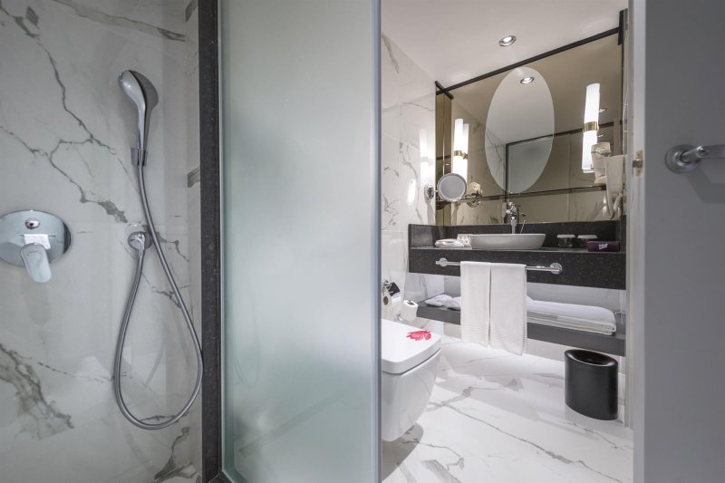 Queen Family Suite Side Sea