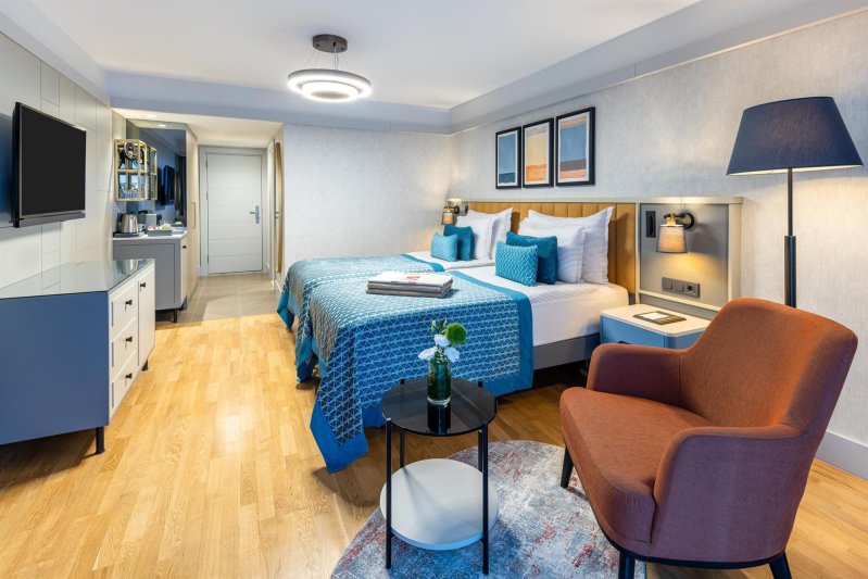 Superior Room Land View