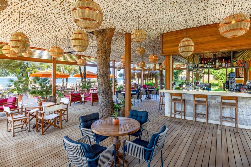 Arum Barut Collection Side