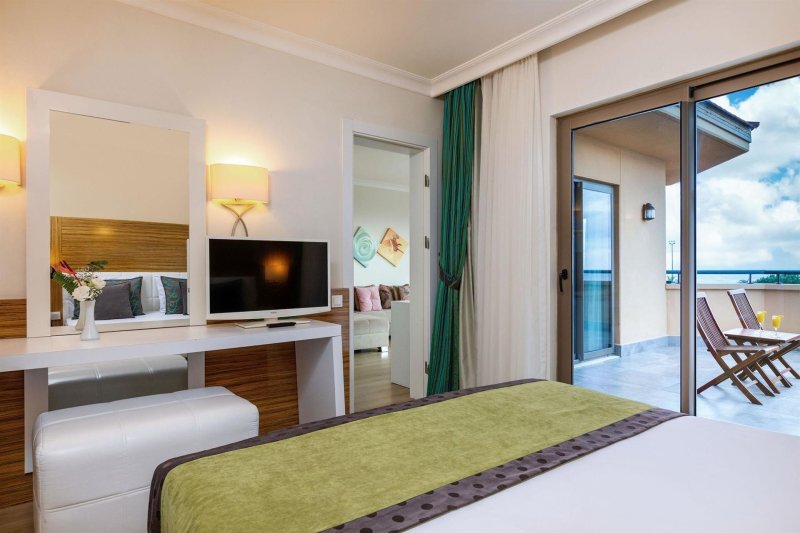 Aqua Family Suite Room
