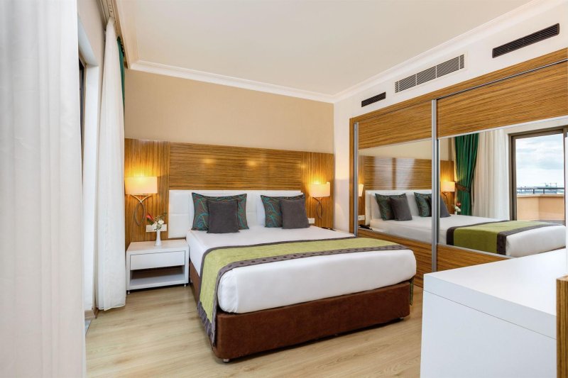 Aqua Family Suite Room