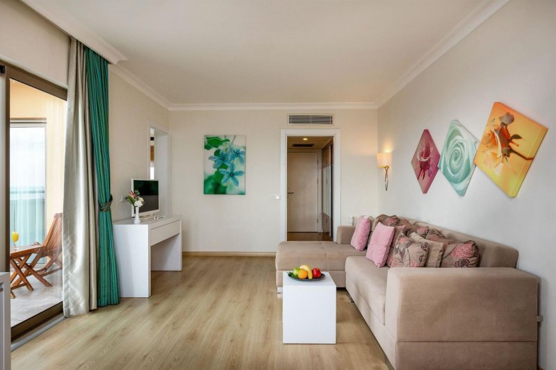 Aqua Family Suite Room