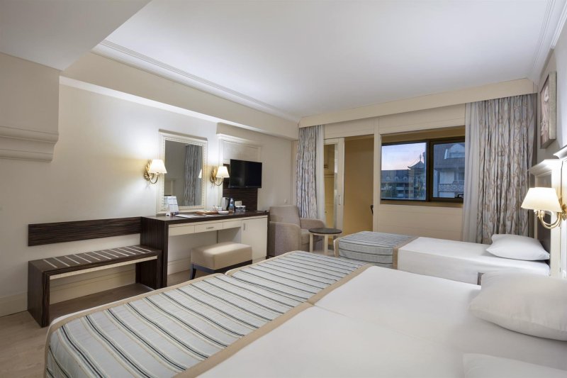 Family Room 2 Bedrooms 2 Bathroom