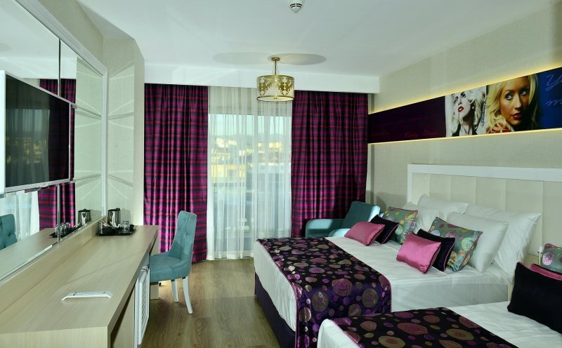 Deluxe Side Sea View Room