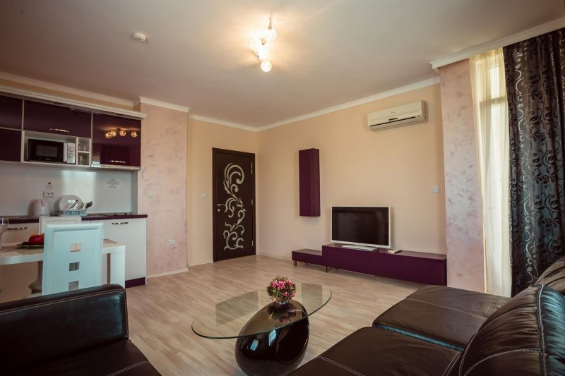 1 Bedroom Apartment
