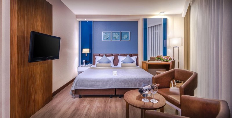 Family Deluxe Land View