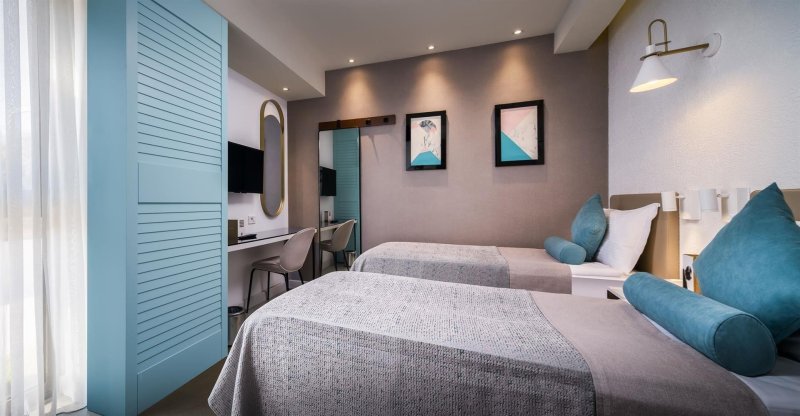 Family Deluxe Lake House