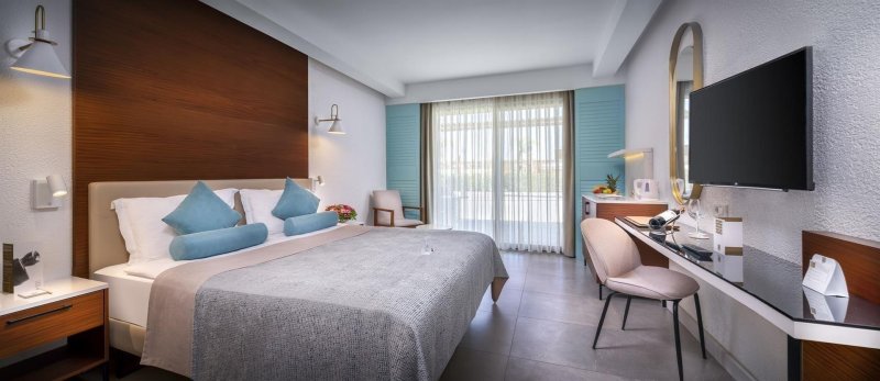 Family Deluxe Lake House