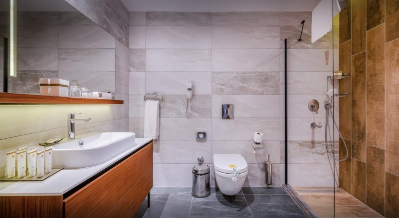 Family Deluxe Lake House