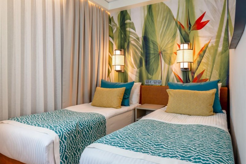 Front Yard Family Room