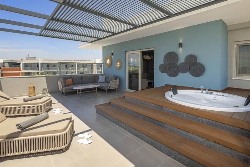 2 Bedroom Penthouse Suite With Jacuzzi Direct Sea & Ancient Theatre View