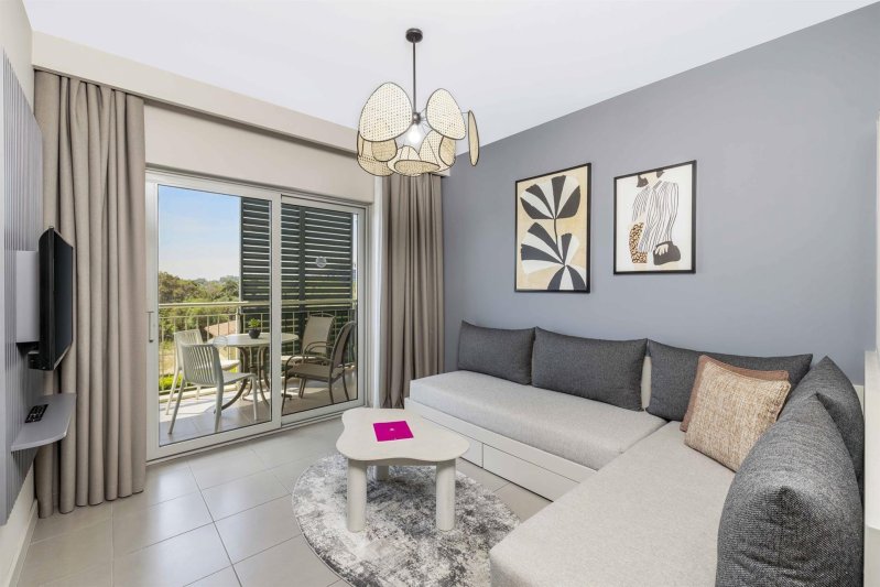 2 Bedroom Deluxe Suite