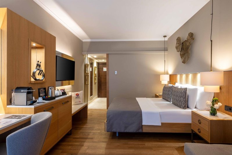 Superior Room Land View