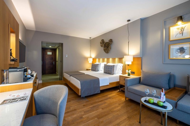 Deluxe Room Garden View Pet Friendly