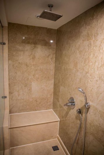 DELUXE BACK / RESORT VIEW ROOM