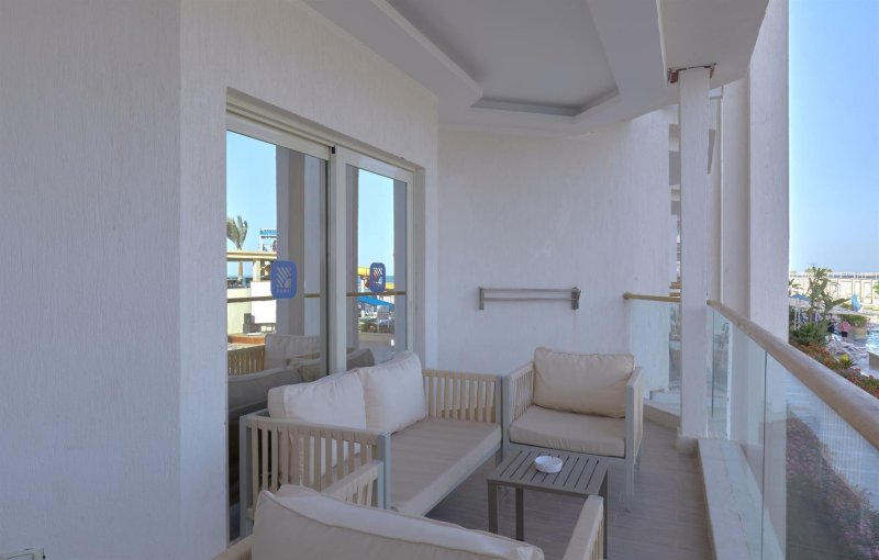 FAMILY BACK / RESORT VIEW ROOM