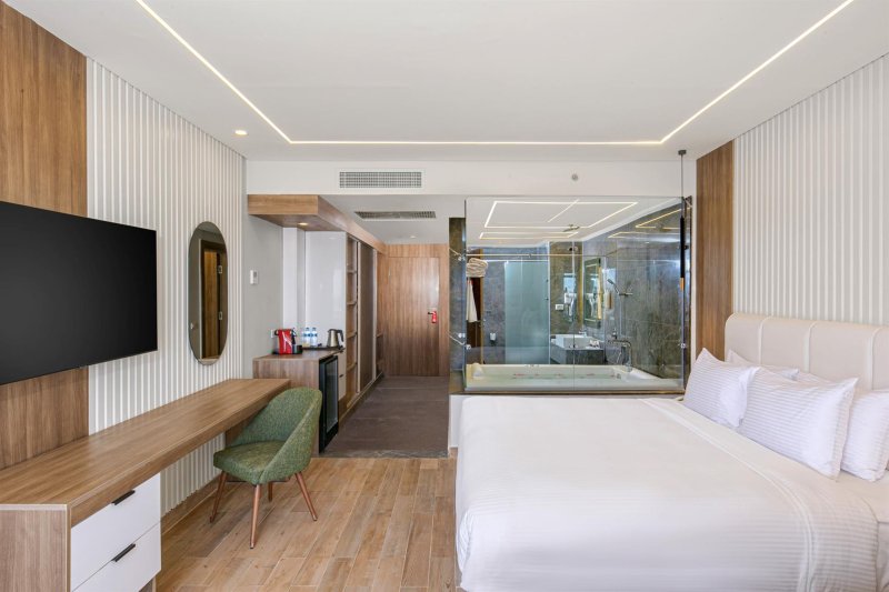 Premium Jacuzzi Suite