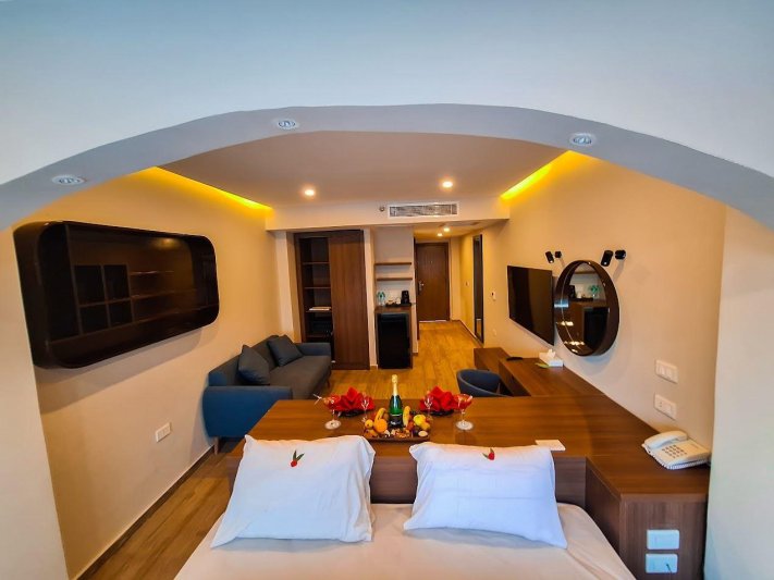 PRINCESS SUITE SWIM UP Room