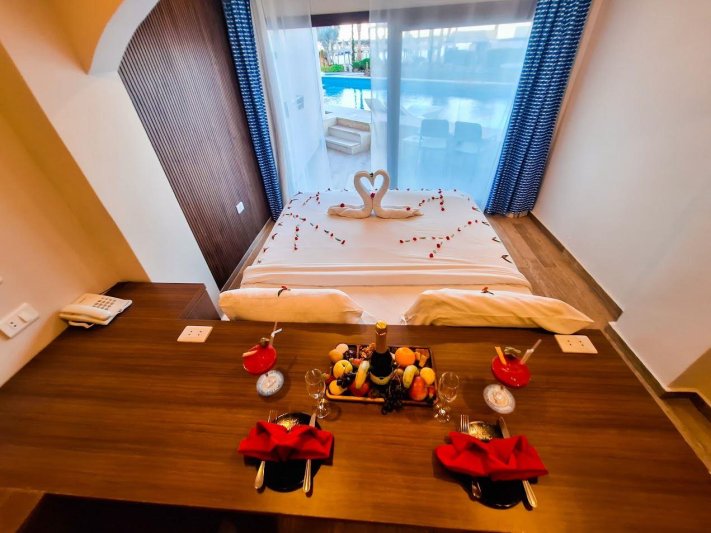 PRINCESS SUITE SWIM UP Room