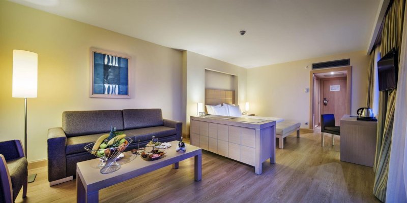 Junior Suite Side Sea View