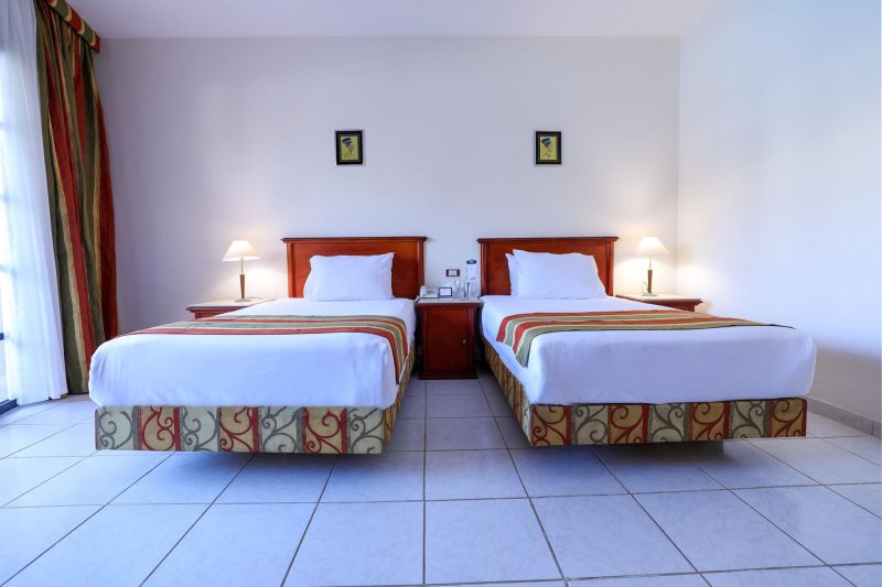 Deluxe Pool View Room