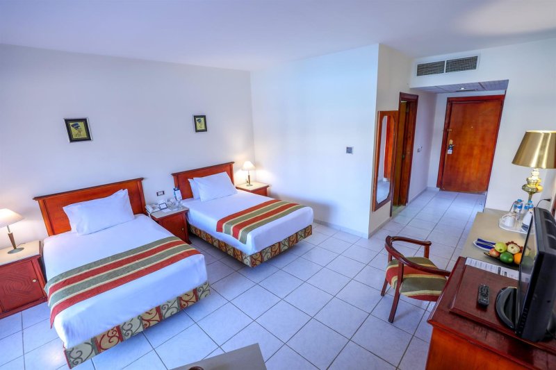 Deluxe Pool View Room