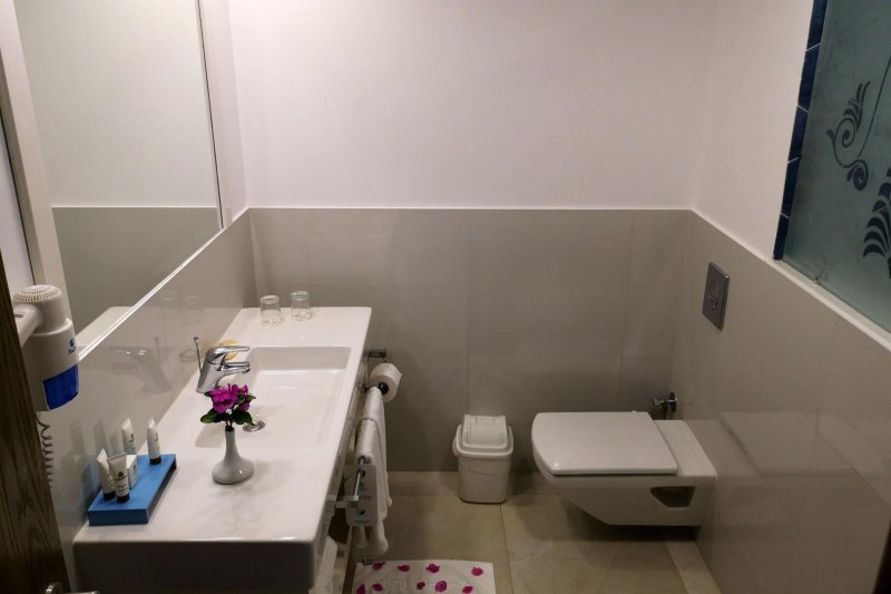 Standard Garden/Side Sea View Room