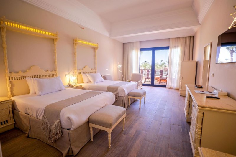 Deluxe Garden View Room