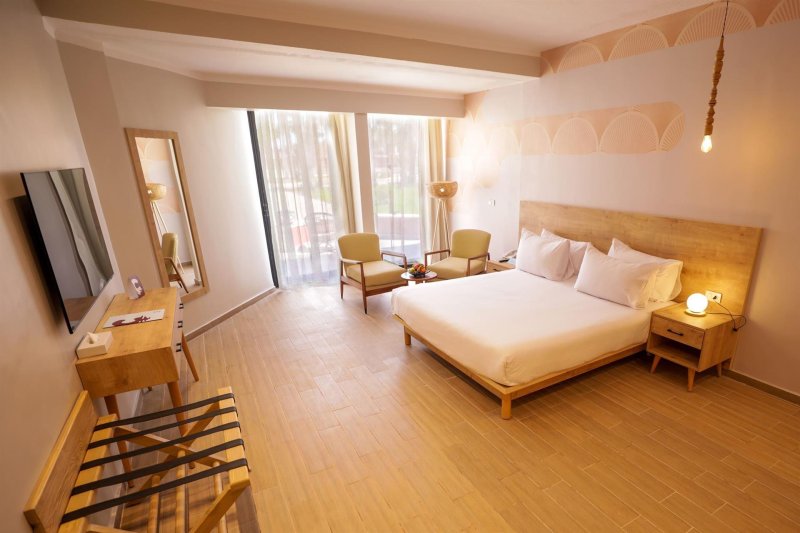 Deluxe Family Suite