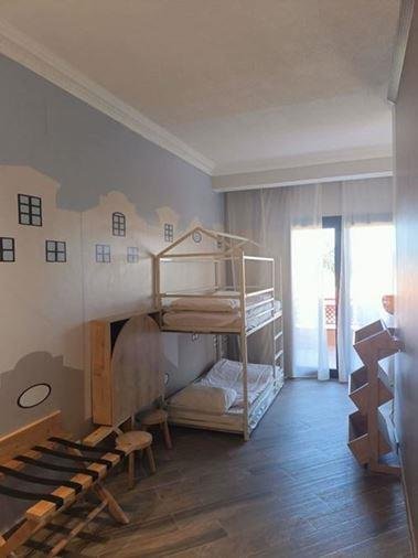 Deluxe Family Room