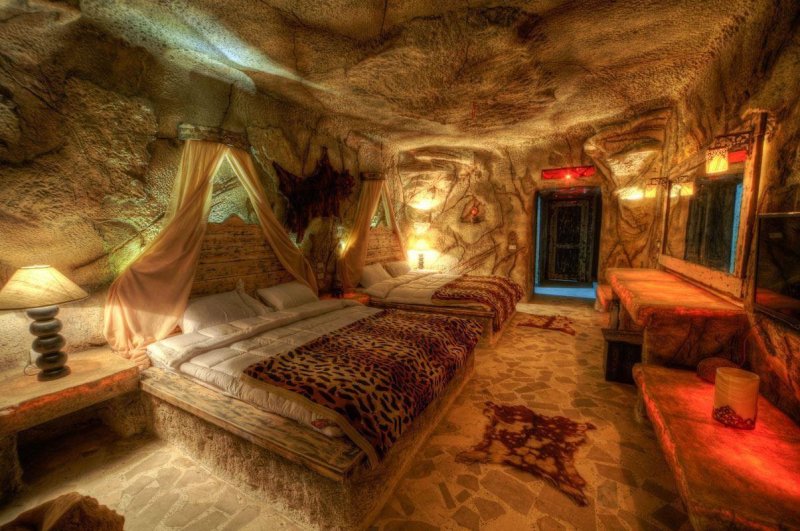 Royal Cave Swim Up Room