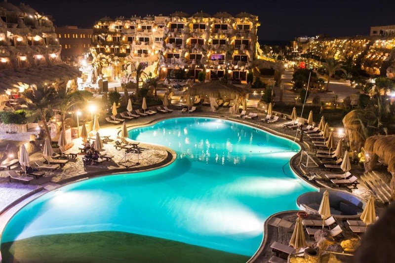 Caves Beach Resort Hurghada