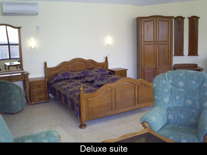 Deluxe Suite