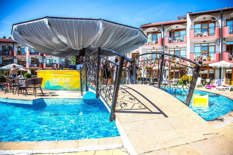 Napospart utazás Complex Sunrise