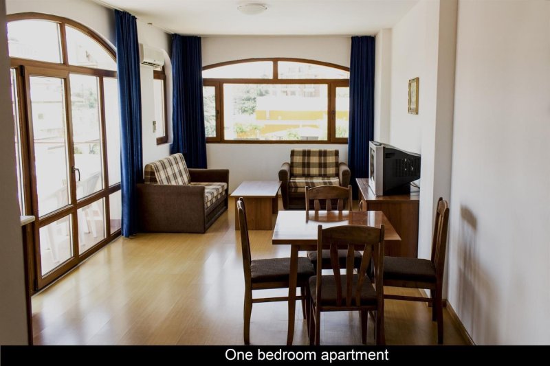 Napospart utazás Complex Sunrise