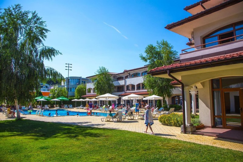 Napospart utazás Complex Sunrise