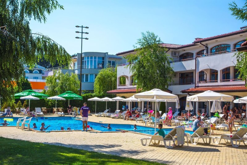 Napospart utazás Complex Sunrise