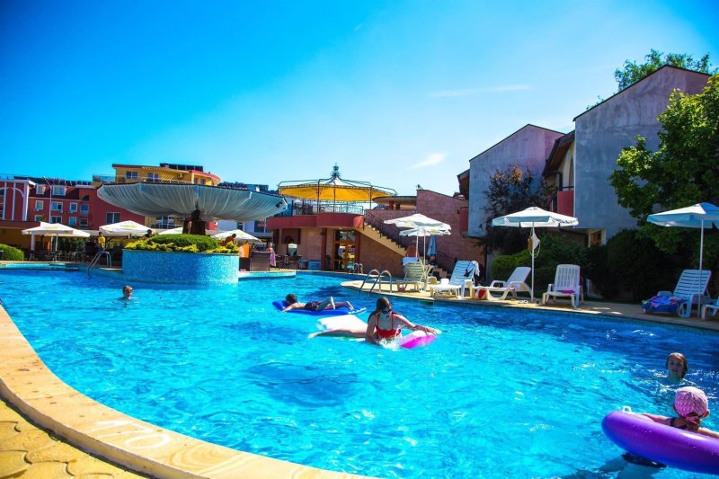 Napospart utazás Complex Sunrise