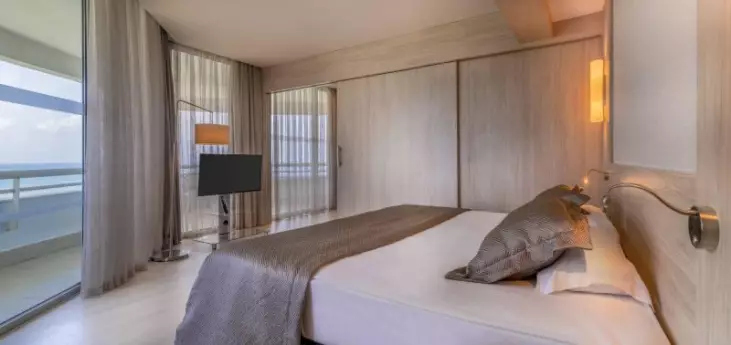 Deluxe Grand Suite