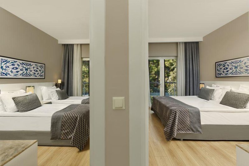 Family Room Land View