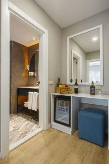 Family Room Land View