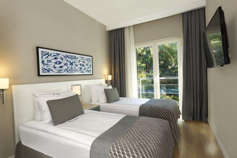 Family Room Land View