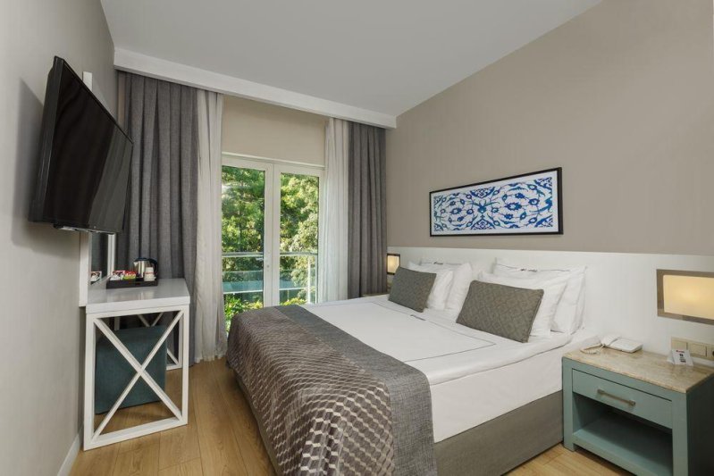 Family Room Land View