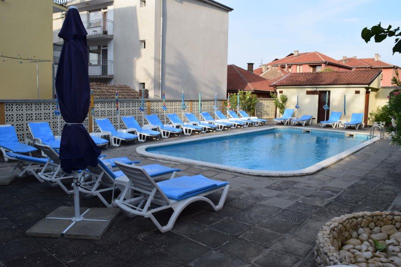 Cris Family Hotel Napospart