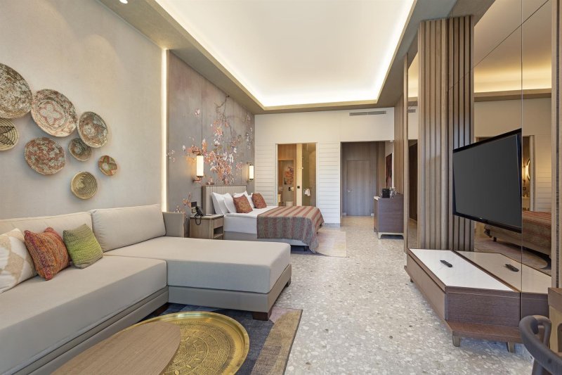 Swim Up Superior Room