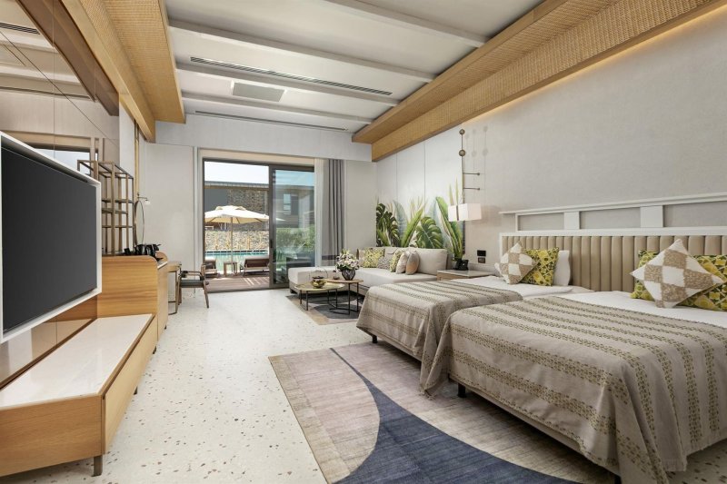 Lagoon Beach Swim Up