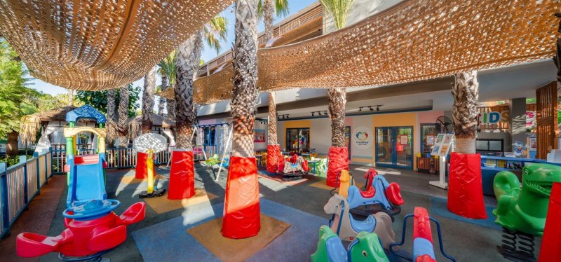 Antalya utazás Delphin Palace Hotel